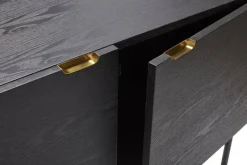 Houten dressoir met deuren