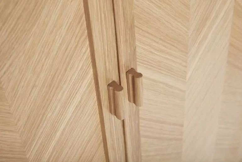 Houten kast met deuren