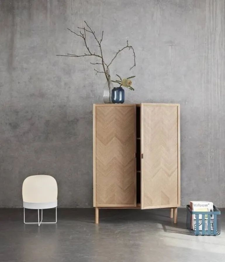 Houten kast met deuren