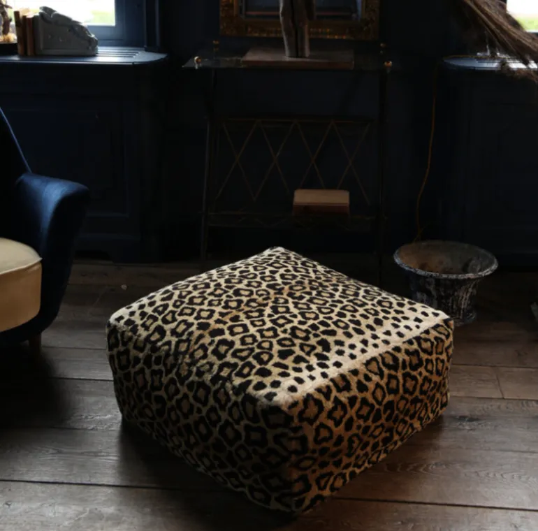 Leopard poef - 1.40.15.004.700.5